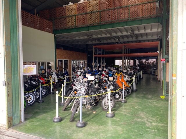 ばいく倉庫 店内